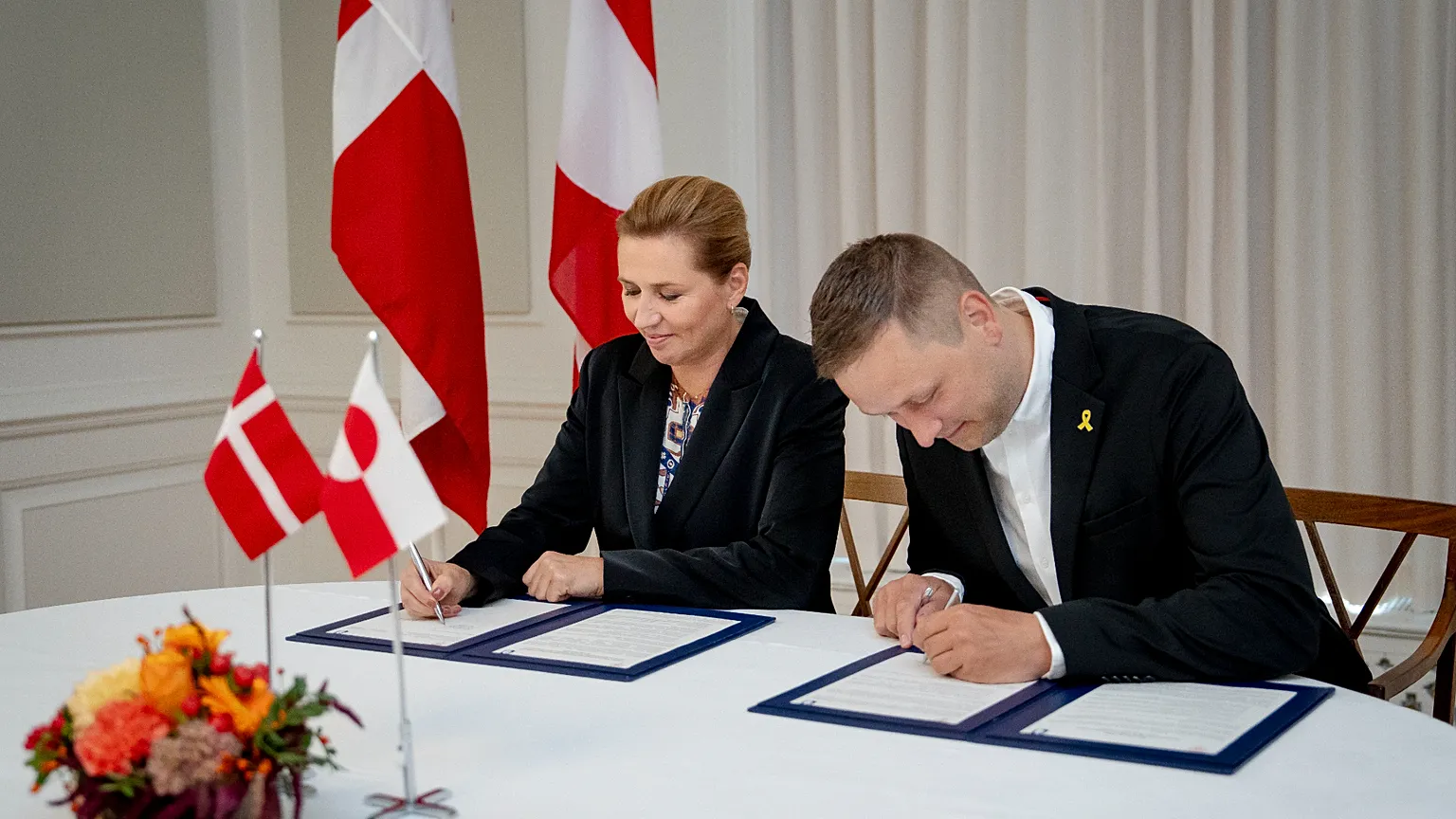 The leaders of the United States, Denmark and Greenland signing the Arctic security agreement in New York.